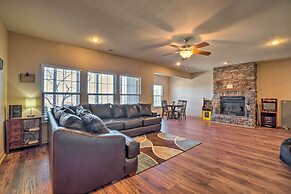 Branson Group Getaway: 2 Mi to Silver Dollar City!