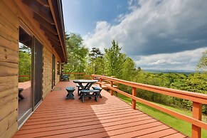 Peaceful Bedford Escape: Deck & Stunning Views!