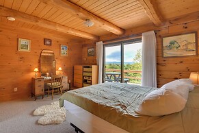 Peaceful Bedford Escape: Deck & Stunning Views!