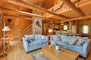 Peaceful Bedford Escape: Deck & Stunning Views!