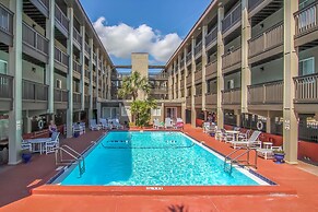 Fernandina Beach Condo ~ 1 Mi to Golf Courses