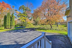 Charming Saratoga Lake Retreat w/ Dock Access