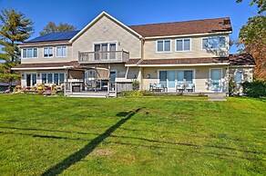 Charming Saratoga Lake Retreat w/ Dock Access