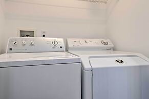 Charming Saratoga Lake Retreat w/ Dock Access