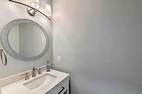 Charming Saratoga Lake Retreat w/ Dock Access