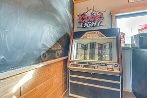 Massive Hatfield 'loon Lodge' w/ Roller Rink