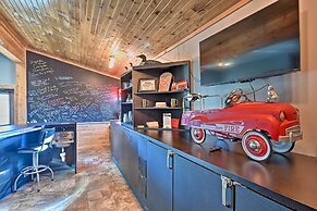 Massive Hatfield 'loon Lodge' w/ Roller Rink