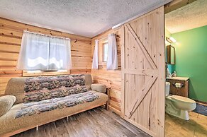 Charming Houghton Lake Cottage w/ Backyard!