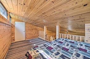 Charming Houghton Lake Cottage w/ Backyard!