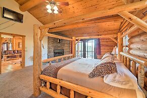 Walk to Table Rock Lake: Spacious Home w/ Deck!