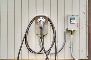 Anderson Island Home w/ Hot Tub, Near Beaches