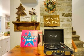 Anderson Island Home w/ Hot Tub, Near Beaches