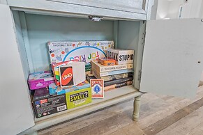 Walk to Crescent Beach: Updated Condo w/ Balcony