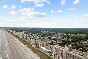 Walk to Crescent Beach: Updated Condo w/ Balcony