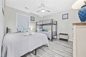 Walk to Crescent Beach: Updated Condo w/ Balcony