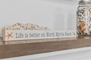 Walk to Crescent Beach: Updated Condo w/ Balcony