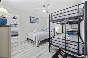 Walk to Crescent Beach: Updated Condo w/ Balcony