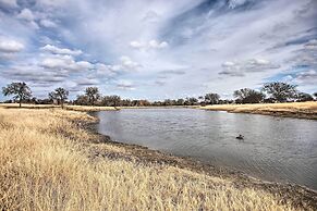 Quaint Countryside Casita: 45 Mi to Ft. Worth