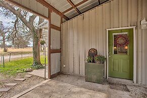Quaint Countryside Casita: 45 Mi to Ft. Worth