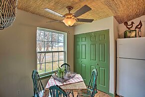 Quaint Countryside Casita: 45 Mi to Ft. Worth