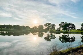 Quaint Countryside Casita: 45 Mi to Ft. Worth