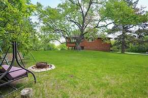 15 Mi to Downtown Minneapolis: Retreat on 5 Acres