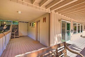 Spacious Kalama Studio w/ Riverfront Deck!