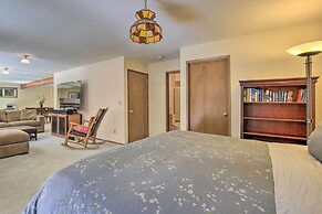 Spacious Kalama Studio w/ Riverfront Deck!