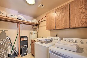 Spacious Kalama Studio w/ Riverfront Deck!