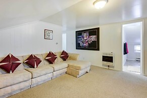 Historic Carriage House < 20 Mi Elk Mtn: Hike, Ski