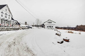 Historic Carriage House < 20 Mi Elk Mtn: Hike, Ski