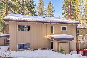 1 Mi to Beach: Incline Village Condo w/ Deck!