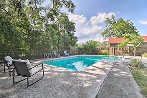 Jacksonville Retreat w/ Pool & Yard - 3 Mi to Zoo!