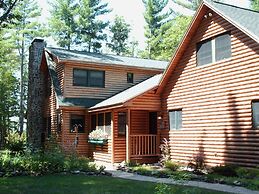 Upscale Fryeburg Cabin: Hot Tub + Billiards Table!