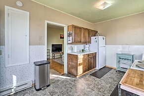 Pet-friendly Downtown Hettinger Apt w/ Yard!