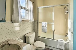Pet-friendly Downtown Hettinger Apt w/ Yard!