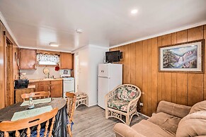 Cozy Hampton Cottage w/ BBQ - Walk to Ocean!