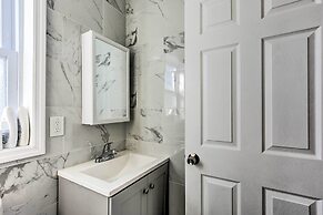 Bright Irvington Home ~ 2 Mi to Prudential Center!