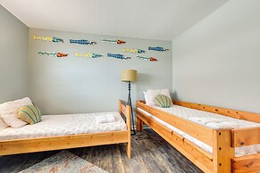 Walk to Beach: Sunny Seaside Condo w/ View!