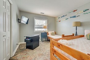 Walk to Beach: Sunny Seaside Condo w/ View!