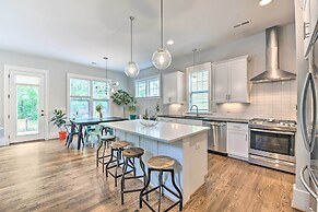 Modern Charlotte Home ~ 4 Mi to Downtown!