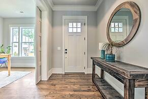 Modern Charlotte Home ~ 4 Mi to Downtown!