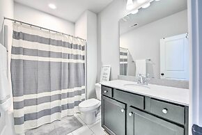 Modern Charlotte Home ~ 4 Mi to Downtown!