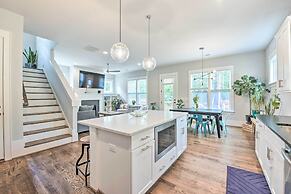 Modern Charlotte Home ~ 4 Mi to Downtown!
