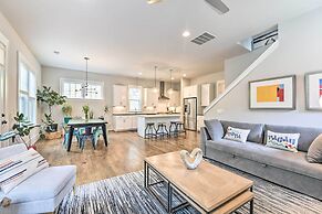 Modern Charlotte Home ~ 4 Mi to Downtown!
