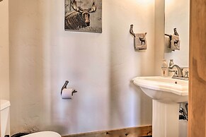 Deck, Bar & Mtn Views: Grand Granby Retreat!