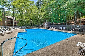 Mount Ida Condo w/ Balcony + Resort Amenities