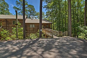 Mount Ida Condo w/ Balcony + Resort Amenities