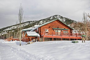 Charming Bedford Cabin w/ Private Hot Tub!