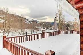 Charming Bedford Cabin w/ Private Hot Tub!